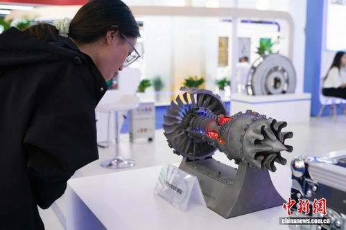 第七屆新博會(huì)啟幕，多彩貴州網(wǎng)報(bào)道全球4000多件創(chuàng)新產(chǎn)品與應(yīng)用場(chǎng)景驚艷亮相